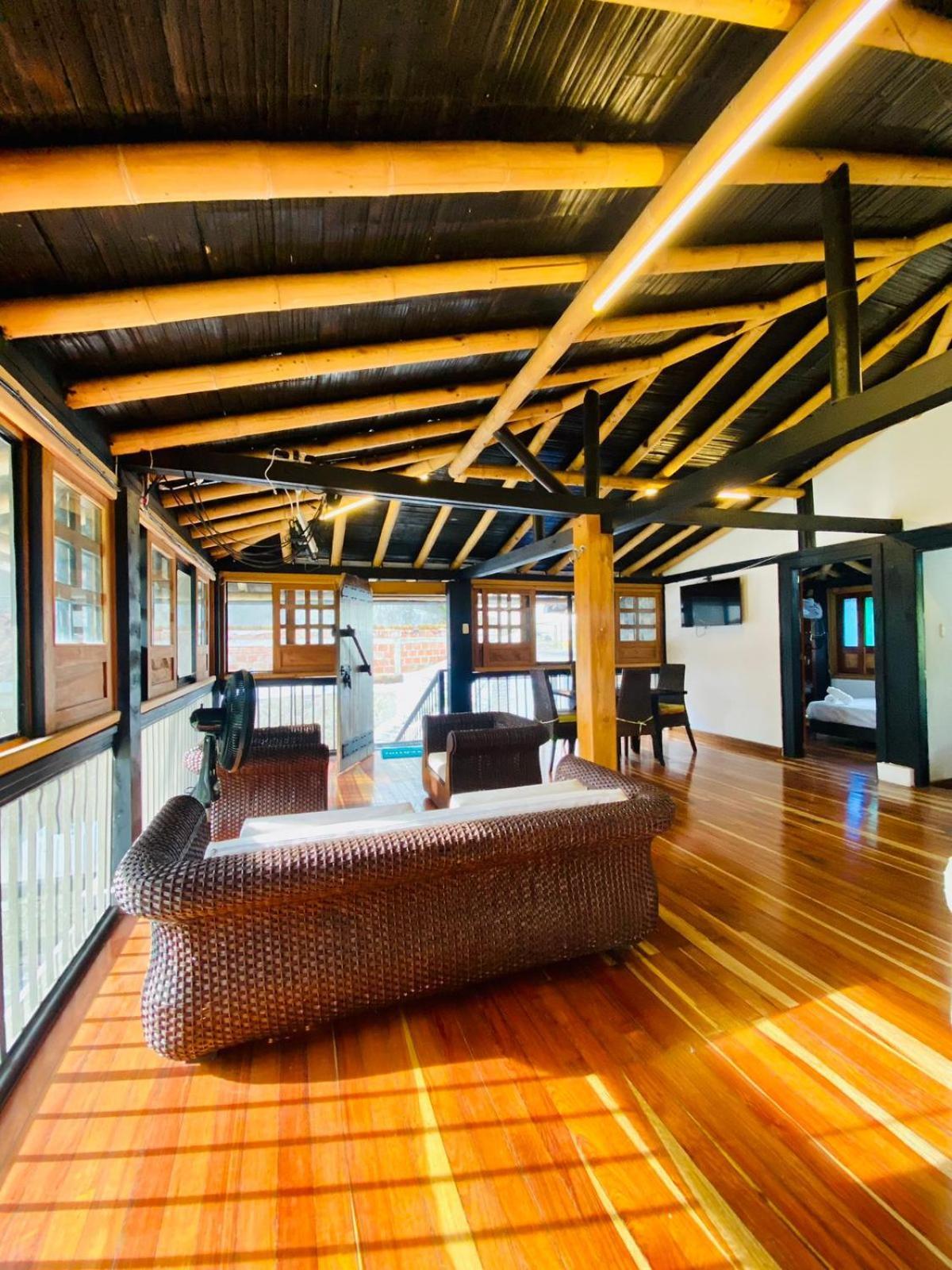 Puerto Espejo Hotel West California מראה חיצוני תמונה
