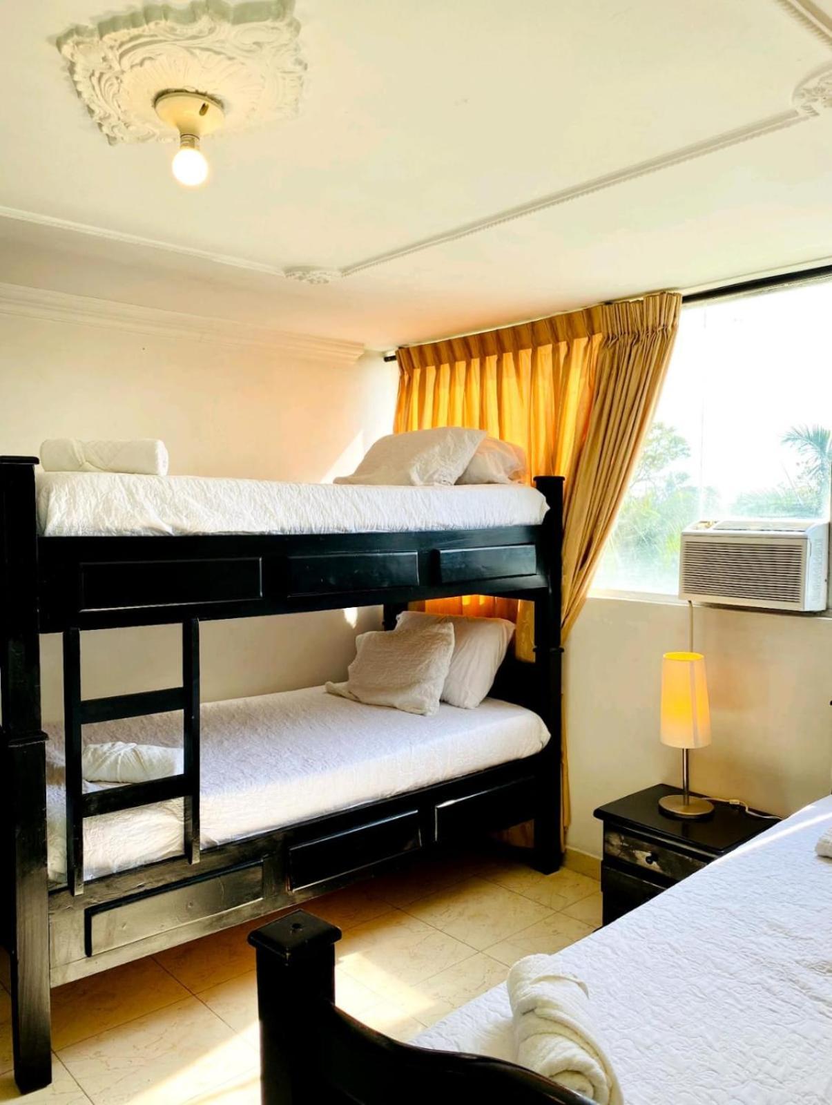 Puerto Espejo Hotel West California מראה חיצוני תמונה