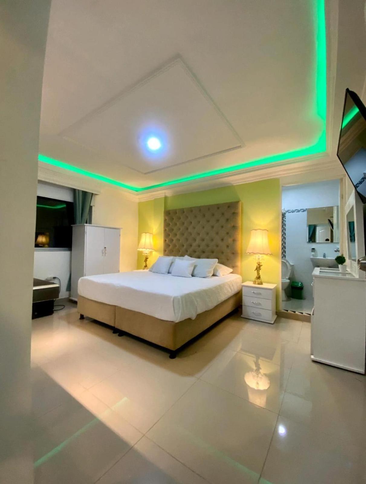 Puerto Espejo Hotel West California מראה חיצוני תמונה
