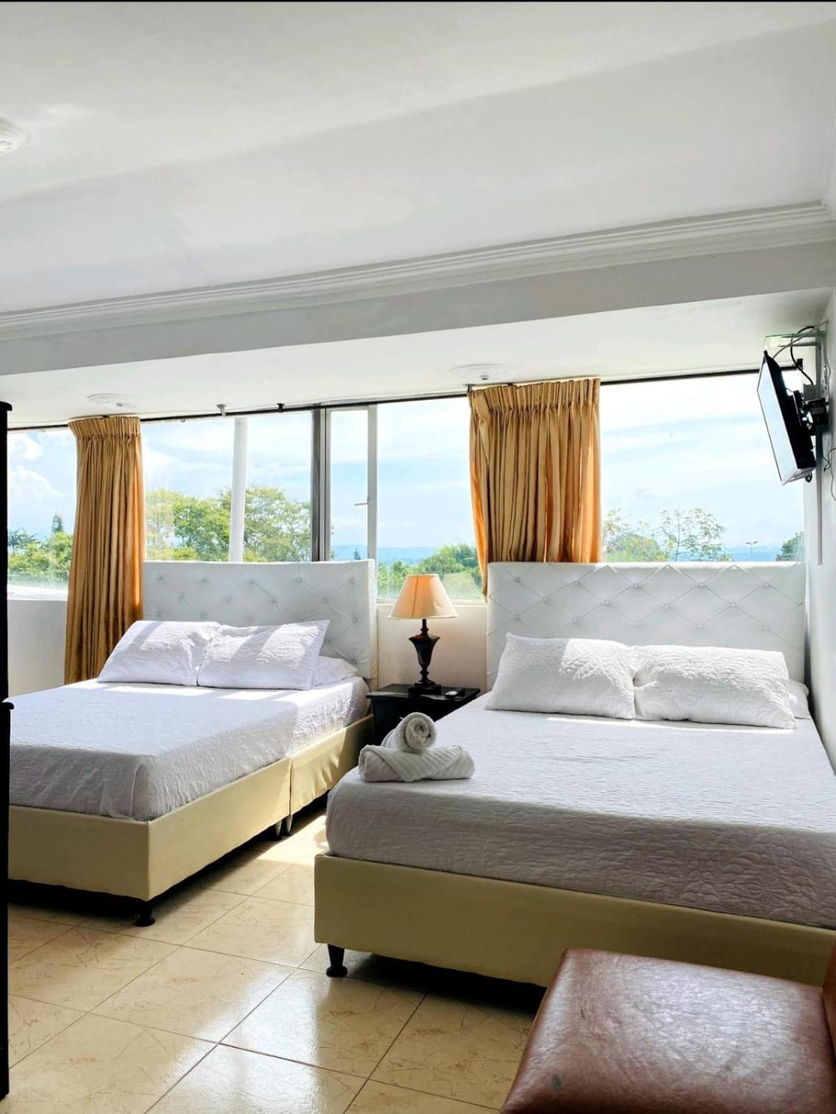 Puerto Espejo Hotel West California מראה חיצוני תמונה
