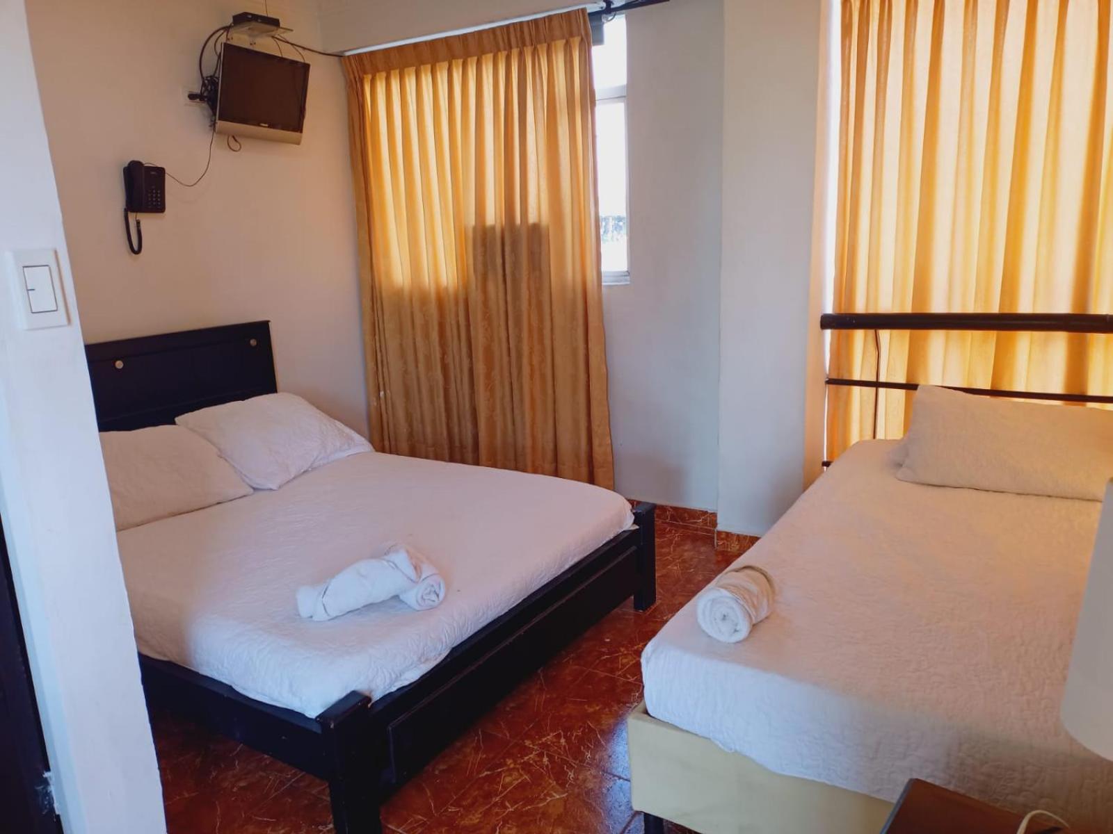 Puerto Espejo Hotel West California מראה חיצוני תמונה